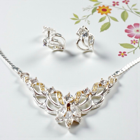 Unbranded Jewelry - Vintage Avon Silver Tone Rhinestone Necklace & Earring Set in Box. New Old Stock